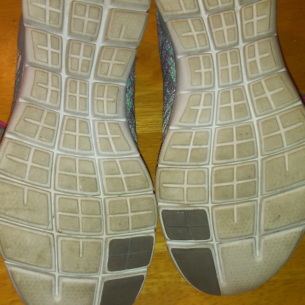 Air-cooled memory foam sneakers - Picture 5 of 5